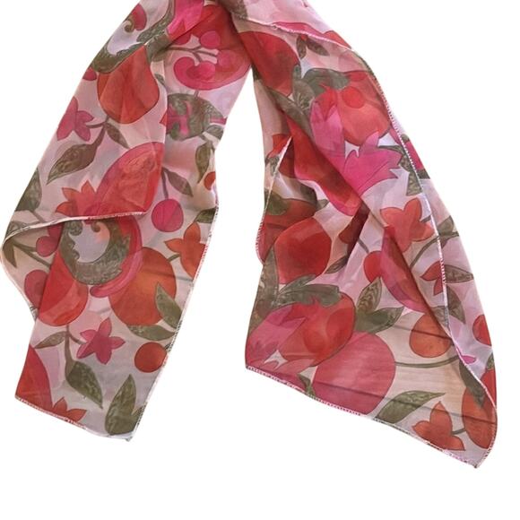 Women’s lightweight pink floral fashion scarf - Picture 2 of 3